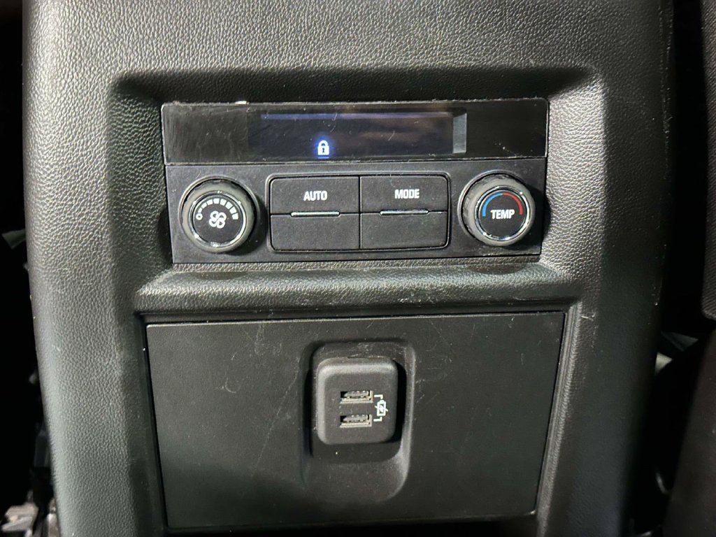 Used 2023 Chevrolet Traverse LT AWD/4WD image 17