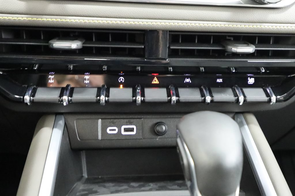 Used 2024 Chevrolet Colorado ZR2 w/ ZR2 Convenience Package III AWD/4WD image 6