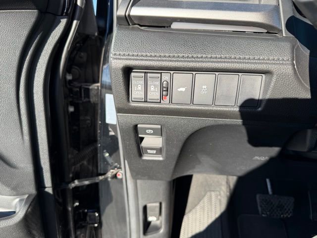 Used 2025 Honda Odyssey Sport-L image 17