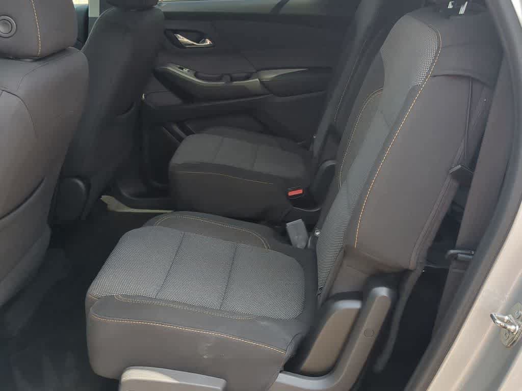 Used 2020 Chevrolet Traverse LT FWD image 18