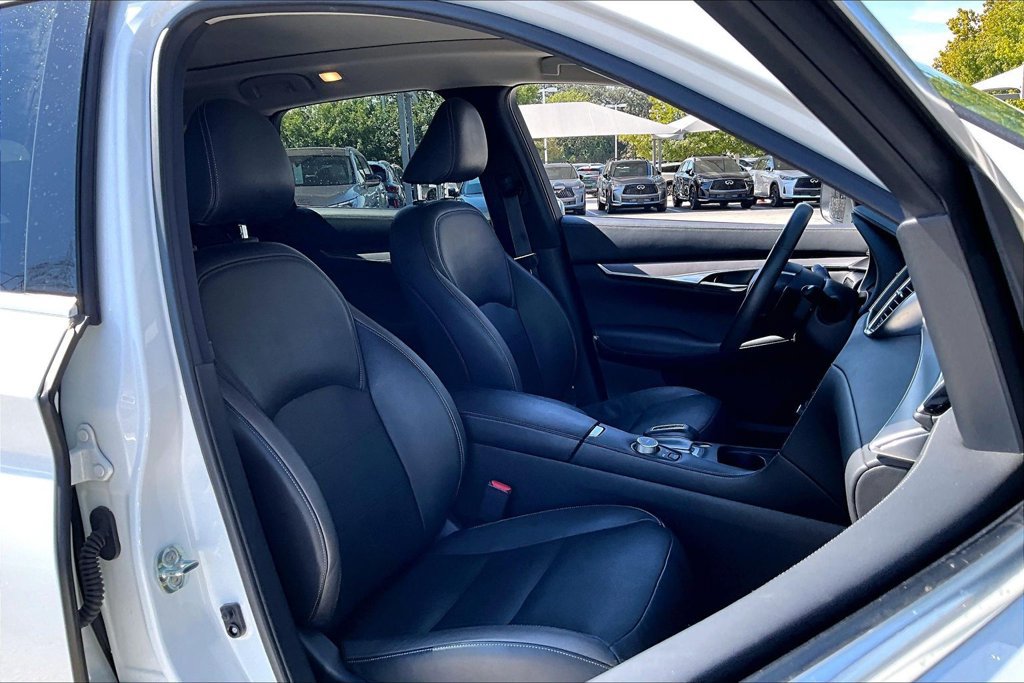 Used 2023 INFINITI QX50 Luxe FWD image 9