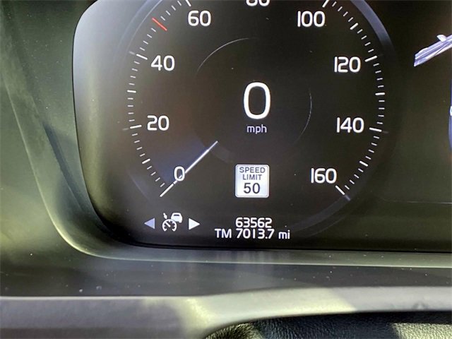 Used 2021 Volvo XC90 T6 Momentum w/ Advanced Package image 31