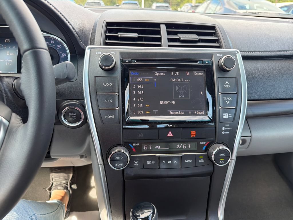 Used 2016 Toyota Camry XLE w/ Moonroof Package FWD image 22