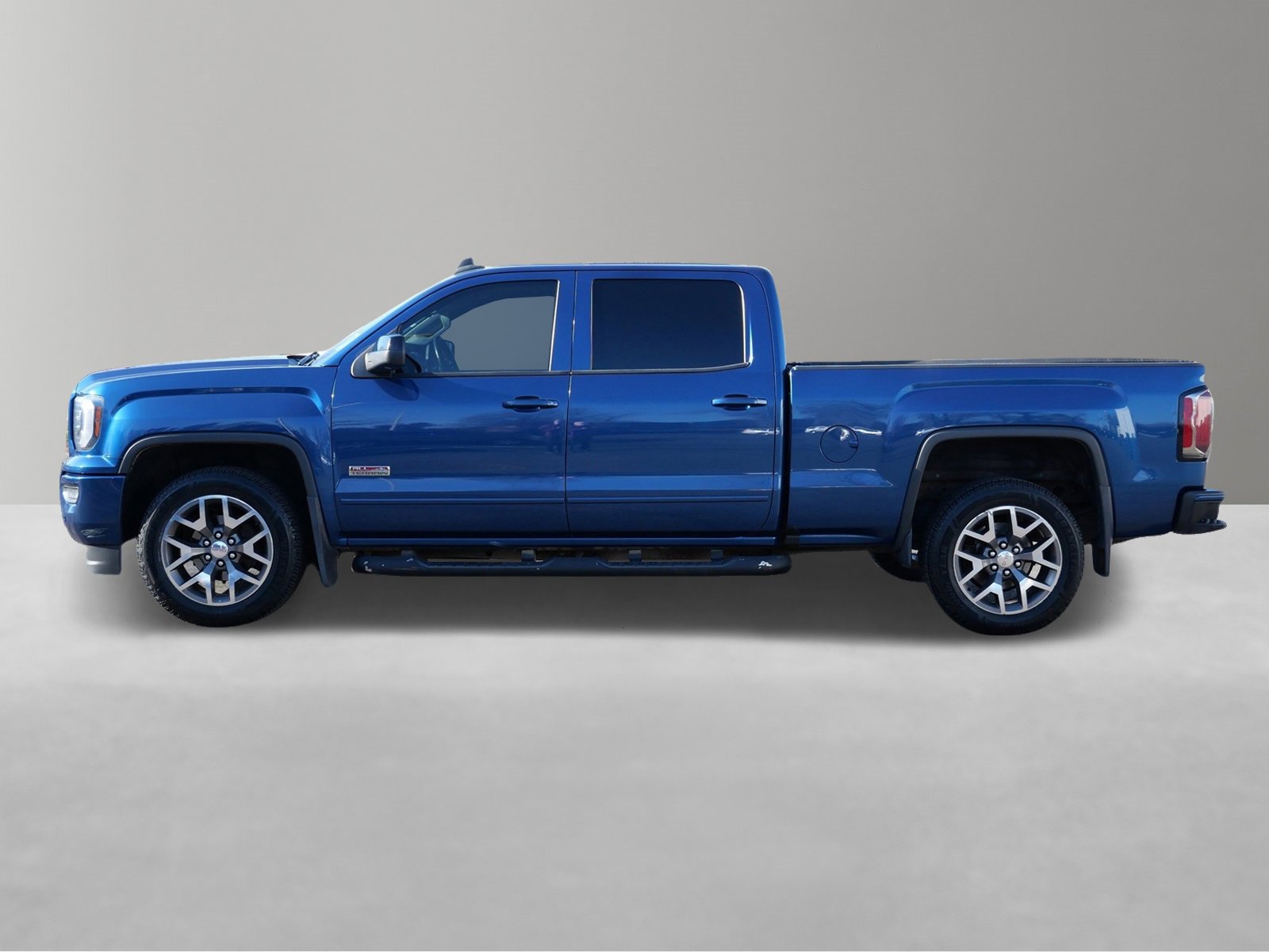 Used 2017 GMC Sierra 1500 SLT image 2