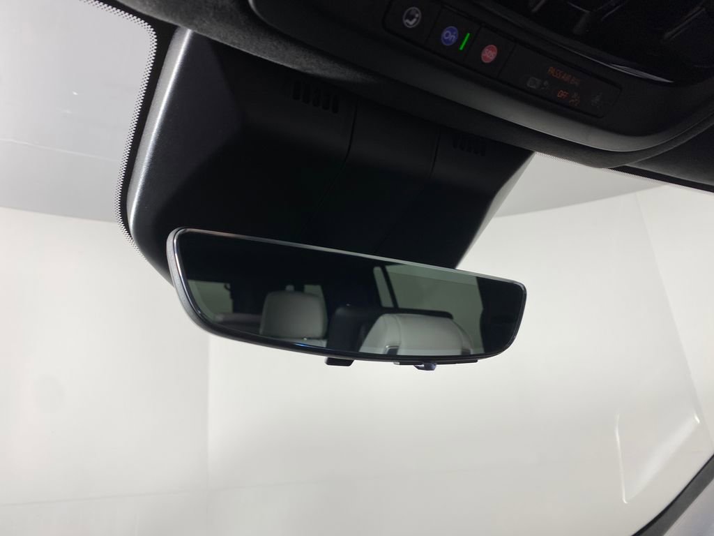 Used 2025 Cadillac Escalade ESV Sport Platinum w/ LPO, ONYX Package image 24