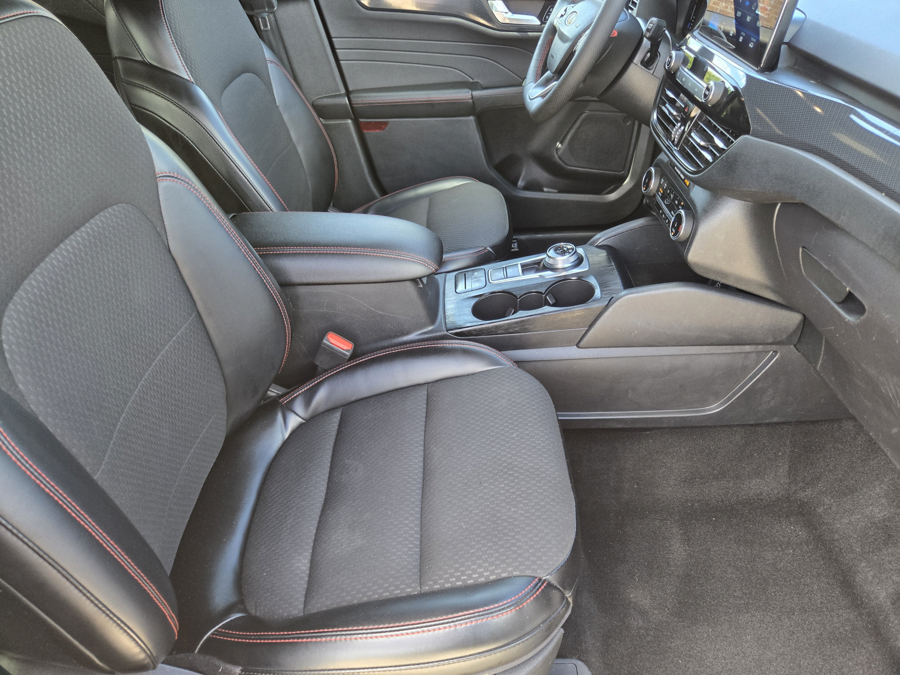 Used 2024 Ford Escape ST-Line AWD/4WD image 10