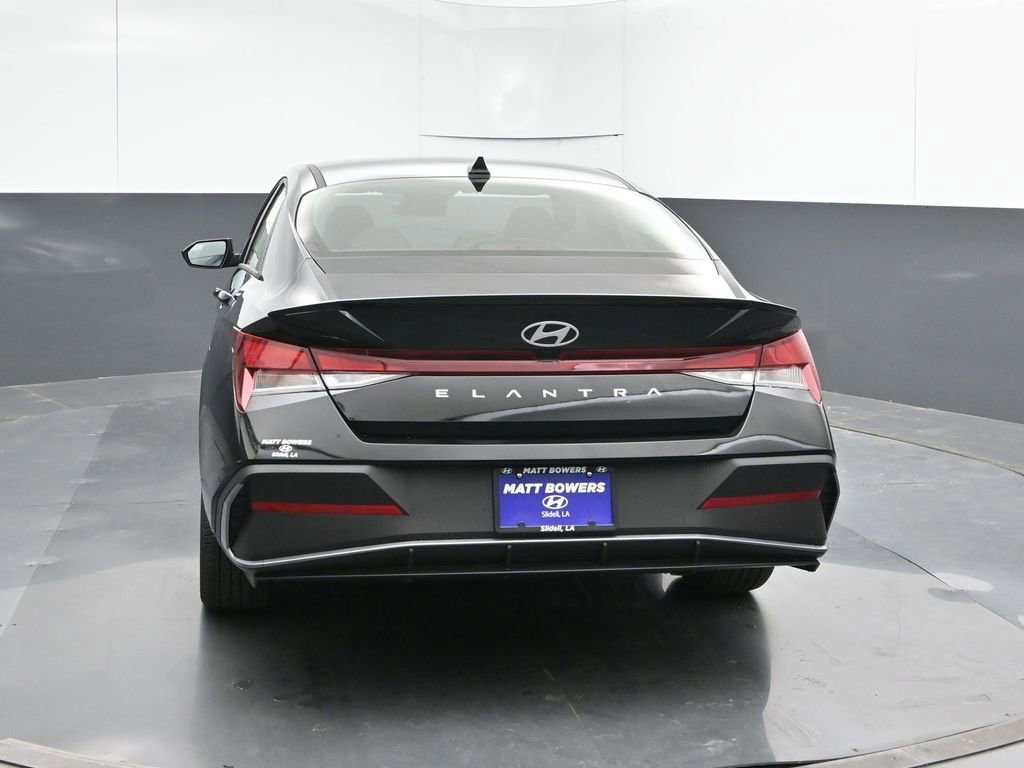 New 2026 Hyundai Elantra SEL Sport Premium FWD image 4