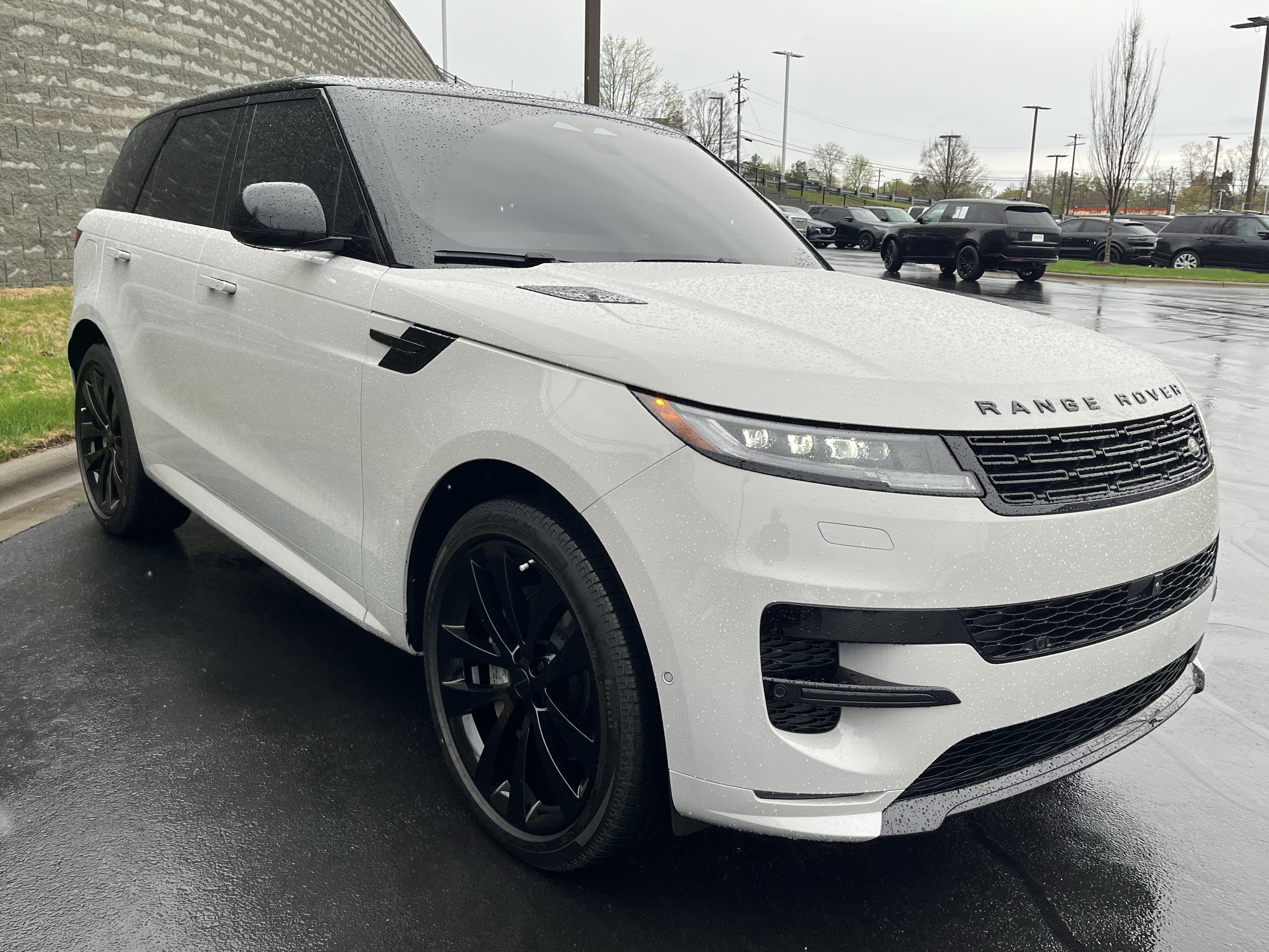 Certified 2026 Land Rover Range Rover Sport Dynamic SE AWD/4WD image 9