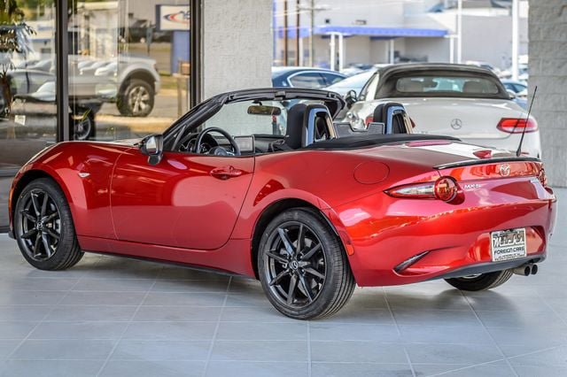 Used 2016 MAZDA MX-5 Miata Club RWD image 11