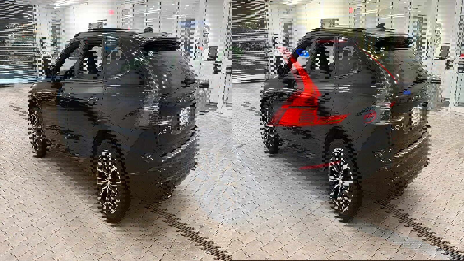 Certified 2023 Volvo XC60 B5 Plus w/ Climate Package image 7