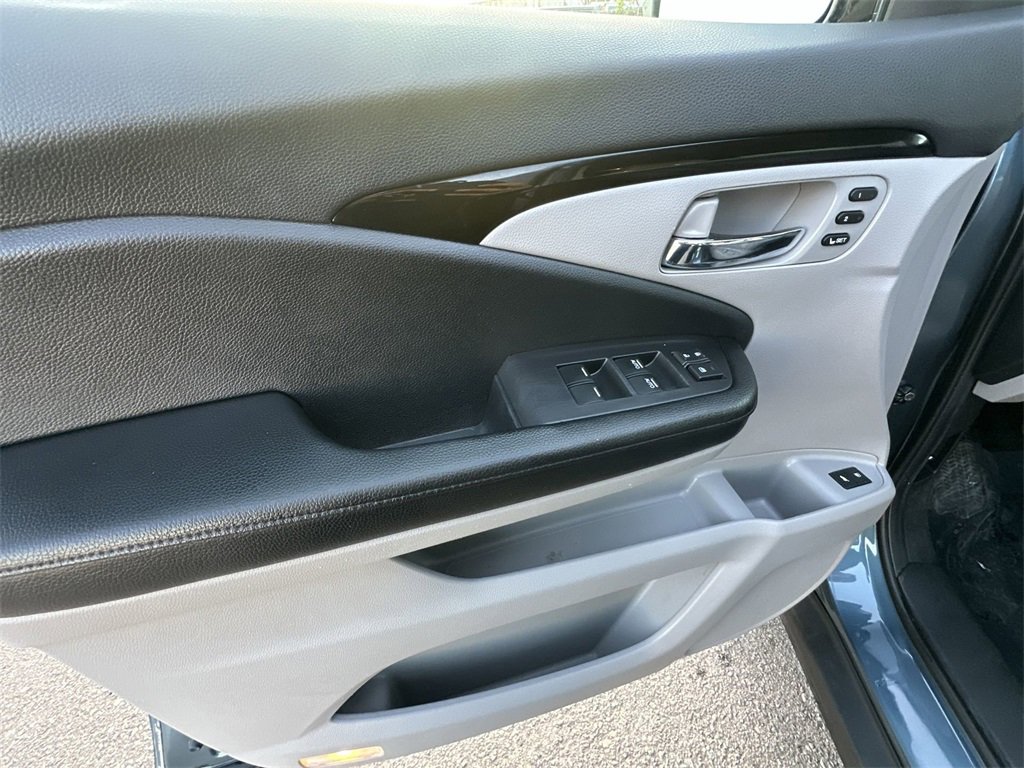 Used 2018 Honda Pilot Touring image 21