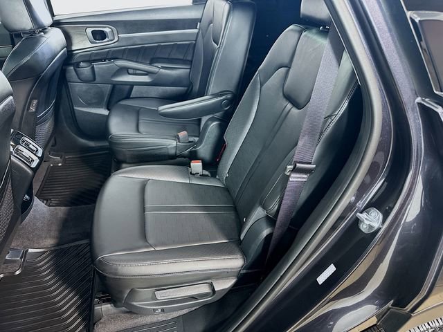 Used 2025 Kia Sorento SX image 17