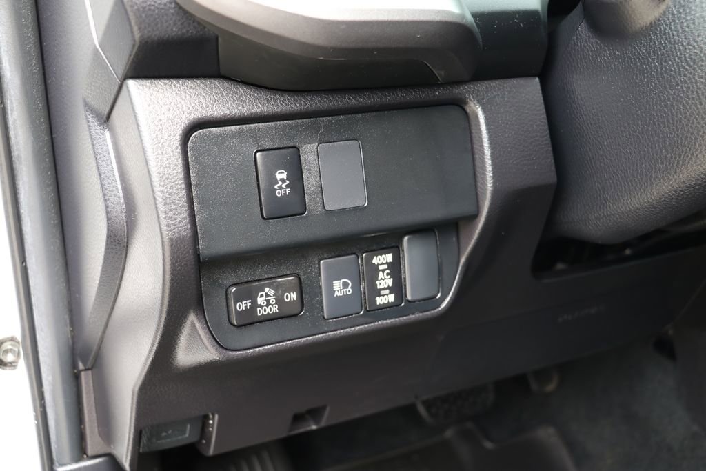 Used 2023 Toyota Tacoma TRD Off-Road AWD/4WD image 9