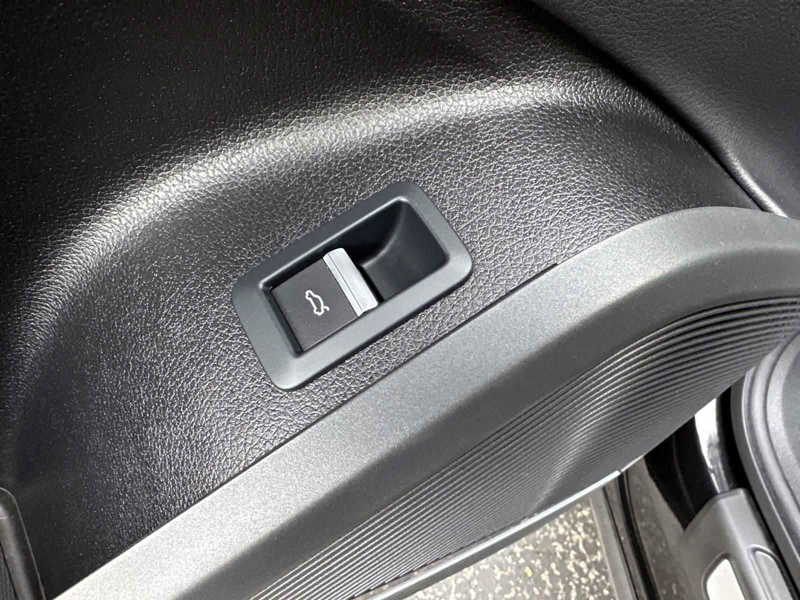 Used 2023 Audi SQ5 Premium Plus w/ Premium Plus Package AWD/4WD image 12