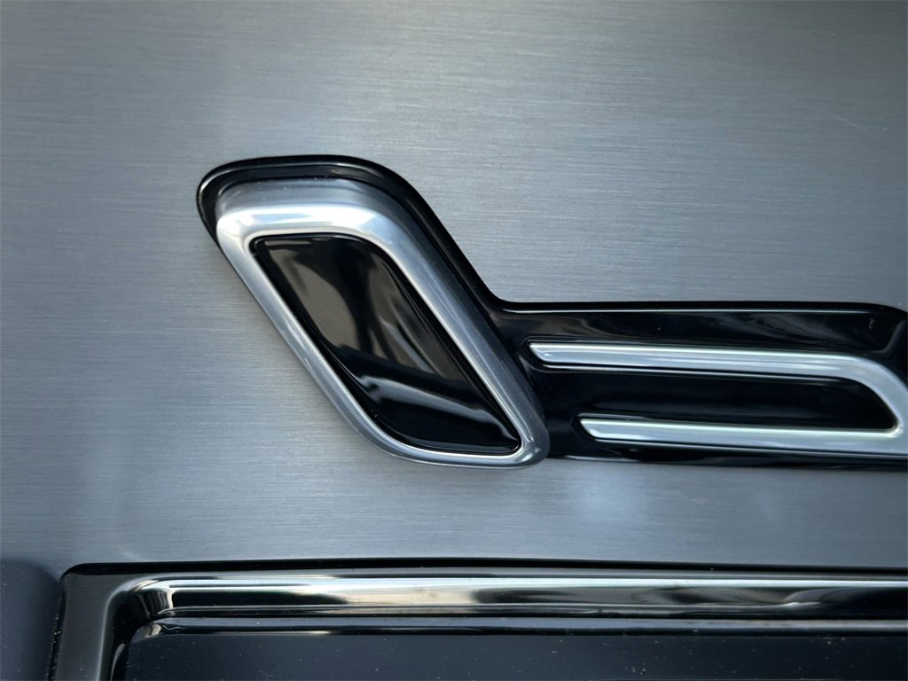 Used 2024 Land Rover Range Rover Sport SE image 19