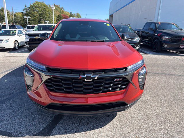 Used 2024 Chevrolet Trax RS FWD image 3