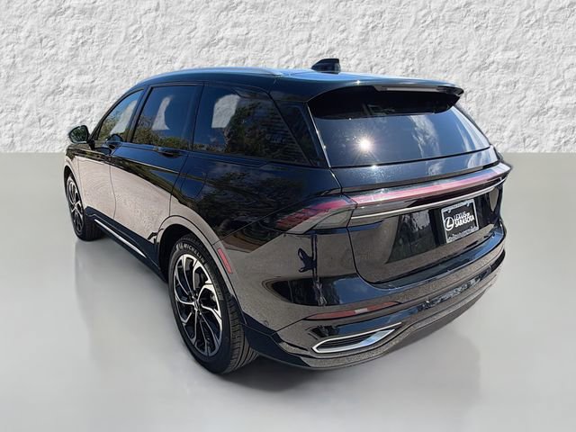 Used 2024 Lincoln Nautilus Reserve image 5