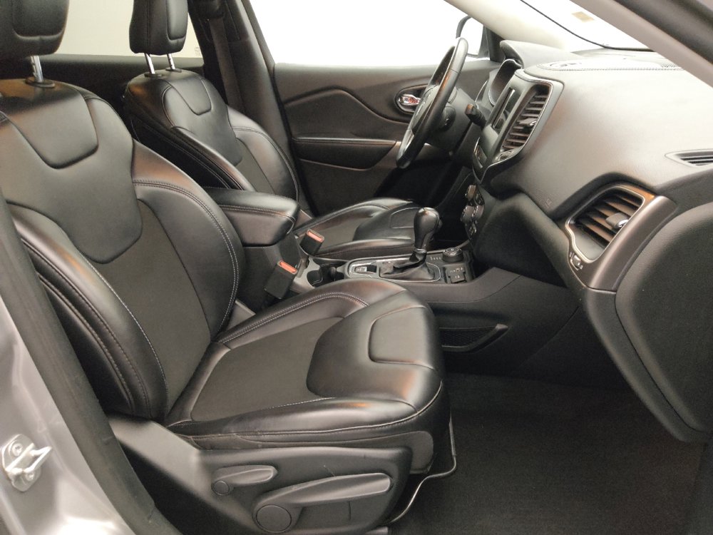 Used 2020 Jeep Cherokee Latitude Plus w/ Cold Weather Group image 21