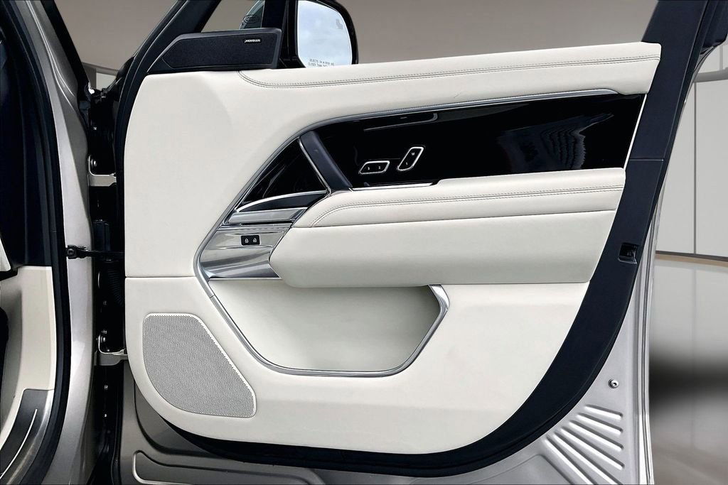 Certified 2023 Land Rover Range Rover SE image 26