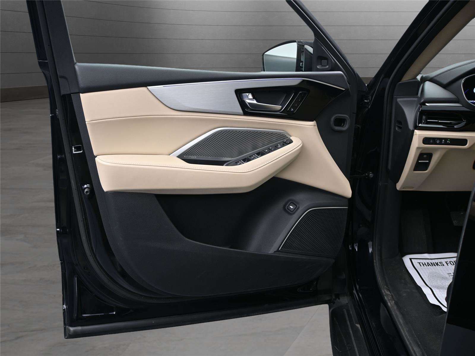 Certified 2023 Acura MDX SH-AWD w/ Technology Package image 11