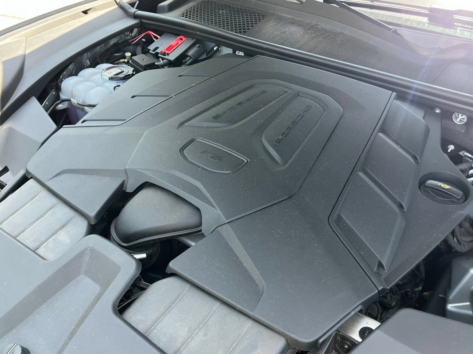 Certified 2024 Porsche Cayenne Coupe AWD/4WD image 40