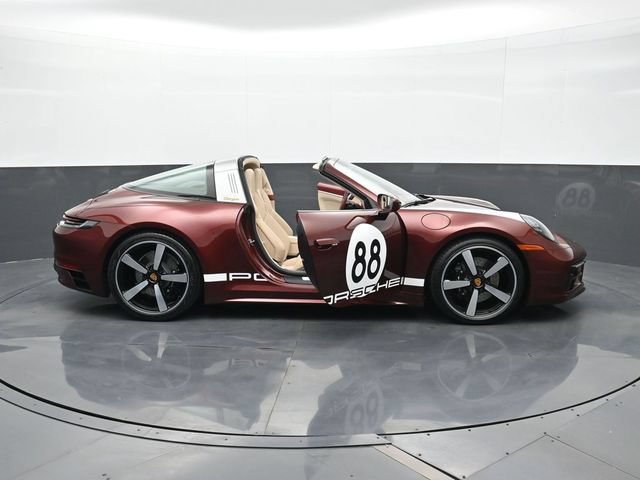 Certified 2021 Porsche 911 AWD/4WD image 31