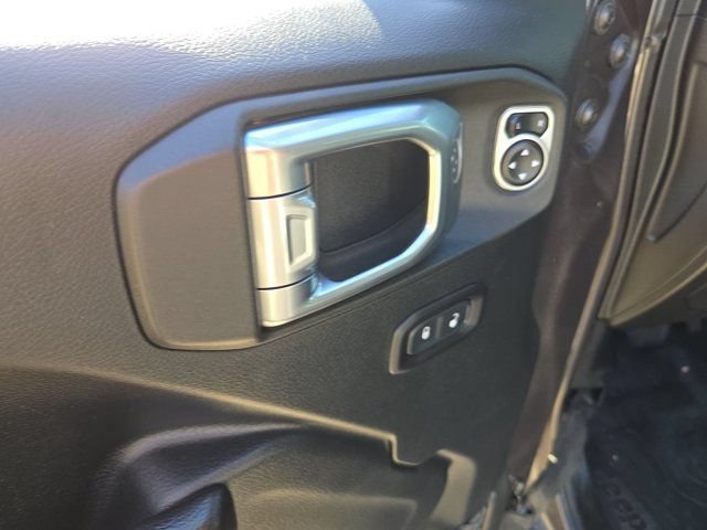 Used 2018 Jeep Wrangler Unlimited Sport S AWD/4WD image 14