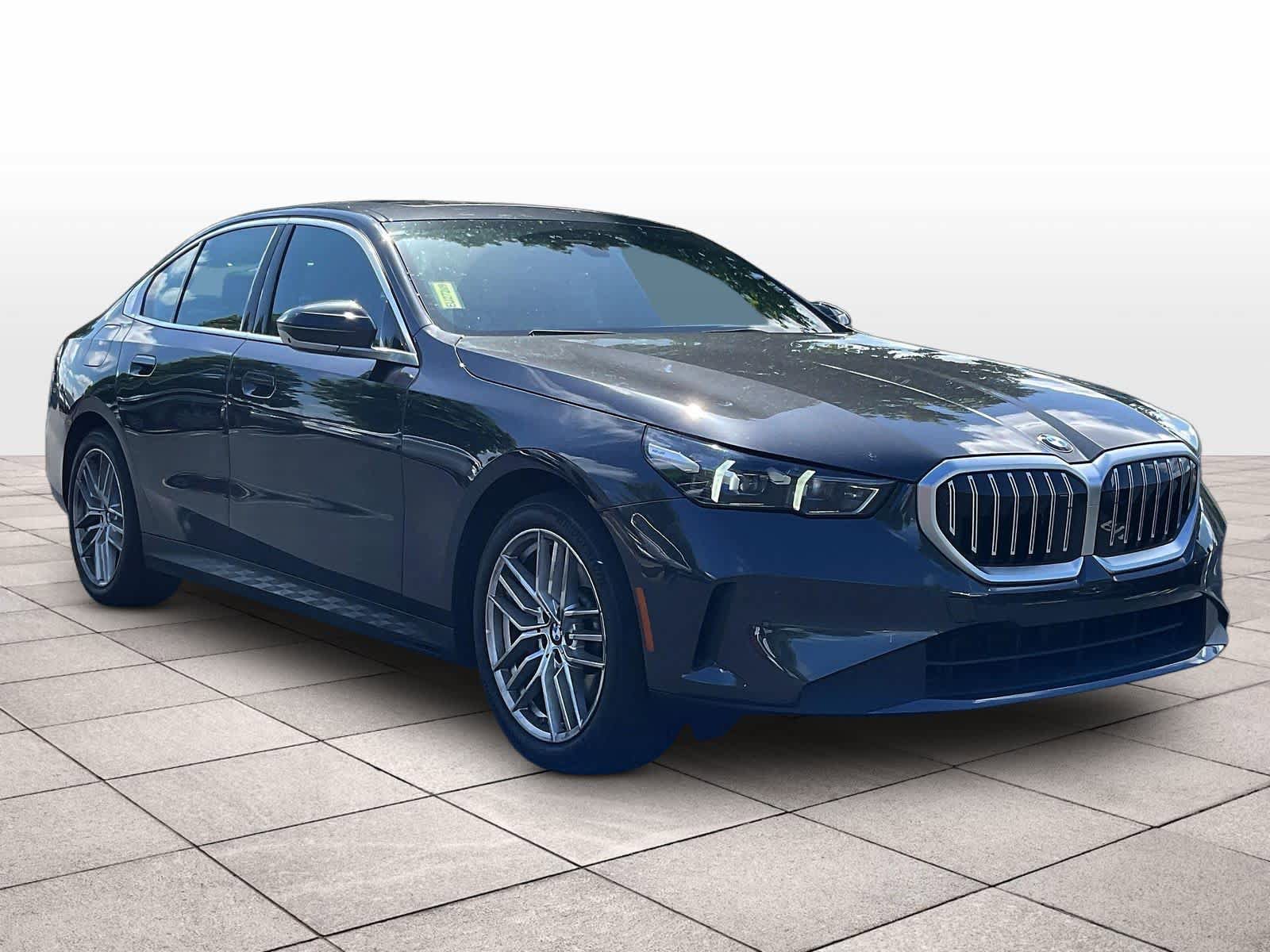 Used 2024 BMW 530i w/ Premium Package RWD image 2
