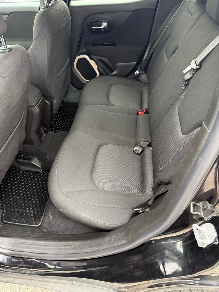 Used 2016 Jeep Renegade Latitude w/ Cold Weather Group image 8