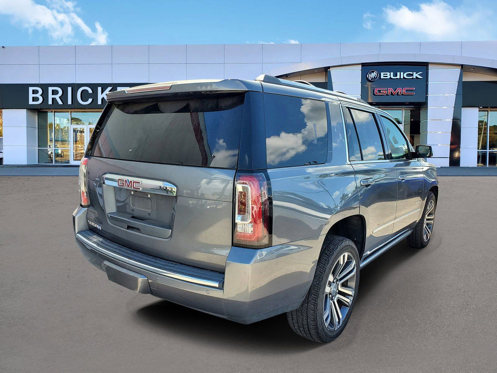 Used 2019 GMC Yukon Denali w/ Denali Ultimate Package image 3