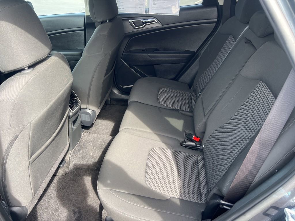 Used 2025 Kia Sportage LX FWD image 22