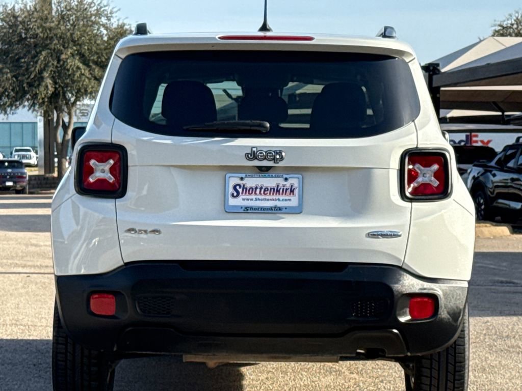 Used 2017 Jeep Renegade Latitude image 7