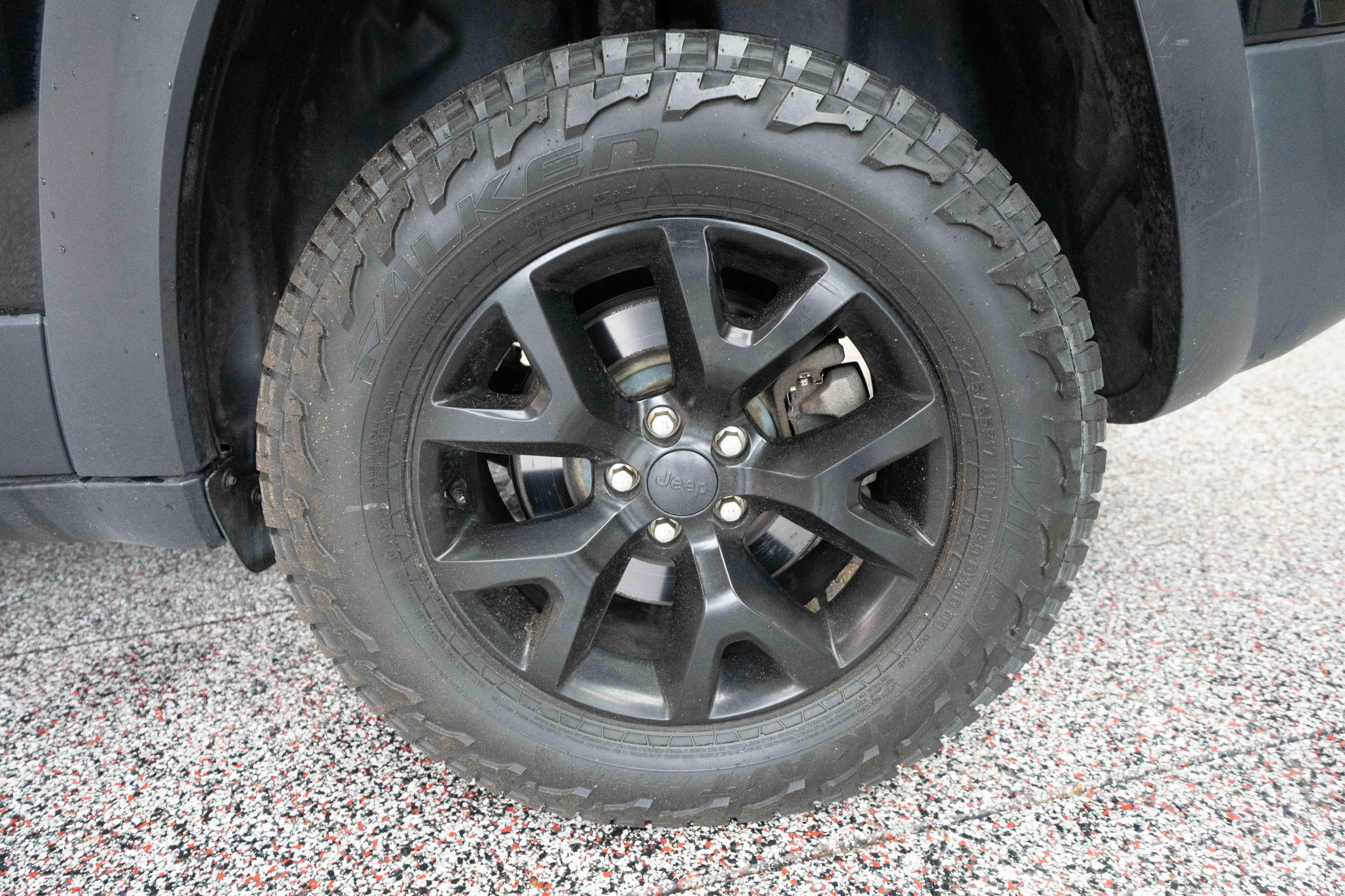 Used 2017 Jeep Cherokee Trailhawk image 30