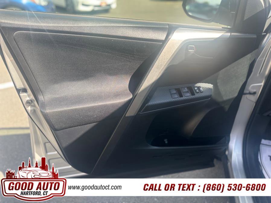 Used 2015 Toyota RAV4 LE image 9