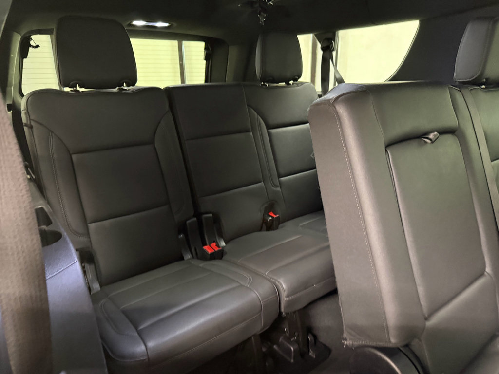 Certified 2025 Chevrolet Suburban Z71 AWD/4WD image 21