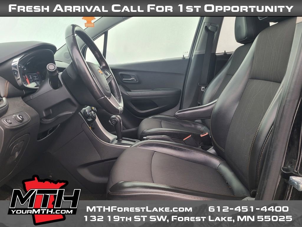 Used 2020 Chevrolet Trax LT w/ LT Convenience Package image 10