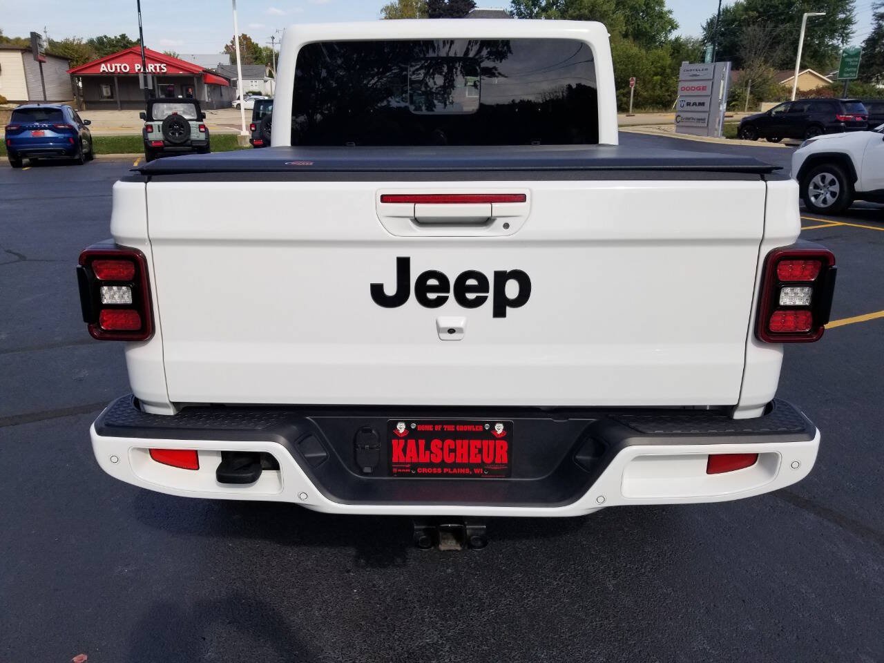 Used 2021 Jeep Gladiator Overland AWD/4WD image 7