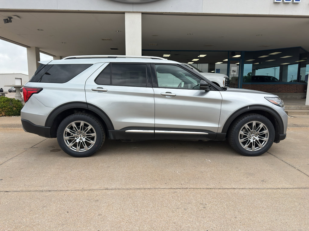 Used 2025 Ford Explorer Platinum AWD/4WD image 7