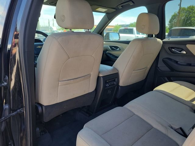 Used 2022 Chevrolet Traverse LS FWD image 14