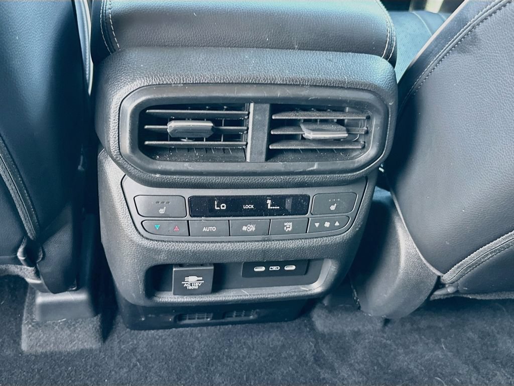Used 2025 Honda Pilot Elite image 24
