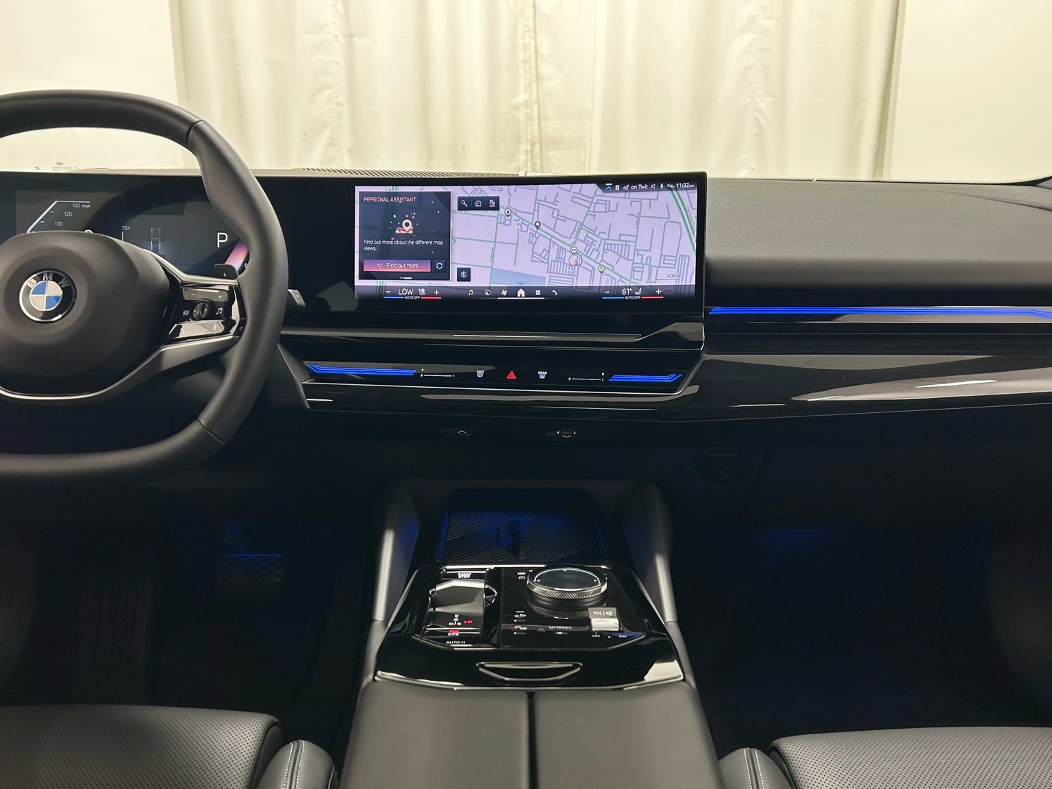 Used 2025 BMW 530i xDrive w/ Premium Package image 9