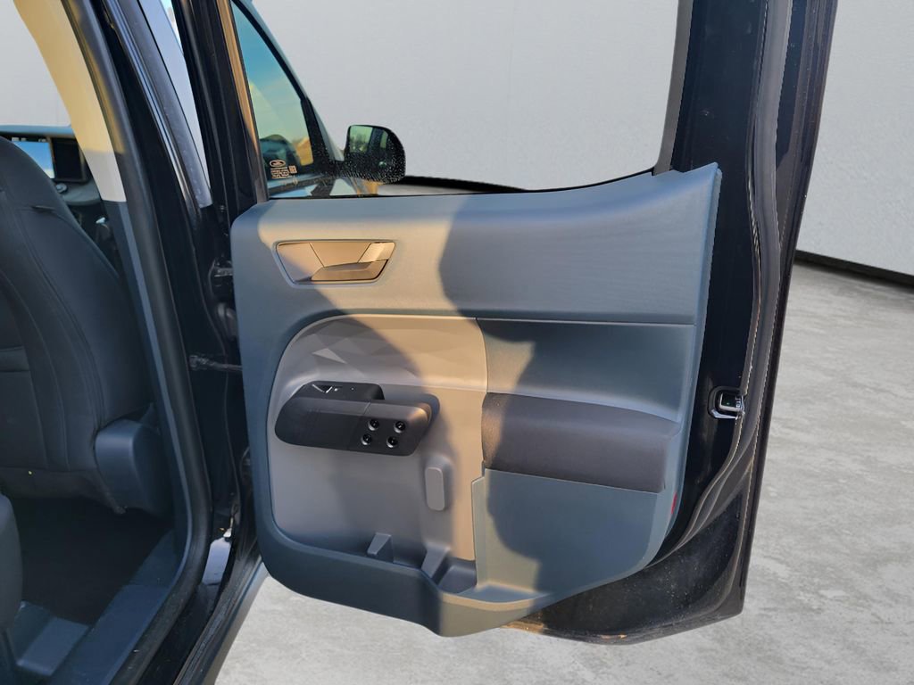 Used 2022 Ford Maverick XL image 31