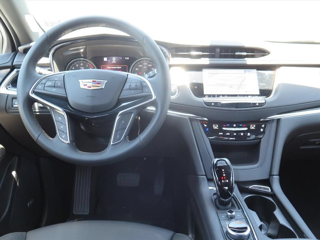 New 2026 Cadillac XT5 Premium Luxury w/ LPO, ONYX Package FWD image 22