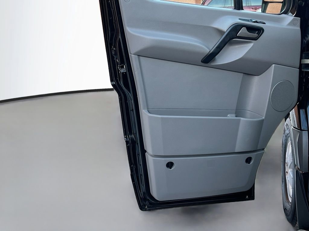 Used 2015 Mercedes-Benz Sprinter 2500 image 17