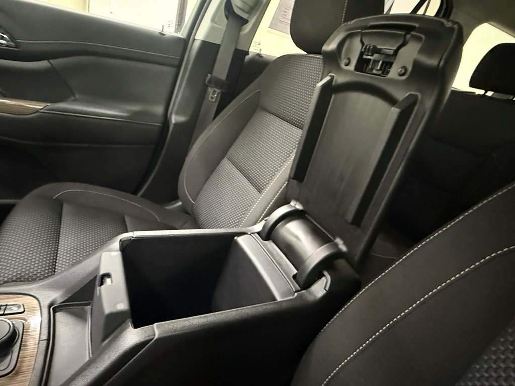 Certified 2023 GMC Acadia SLE w/ Driver Convenience Package FWD image 42