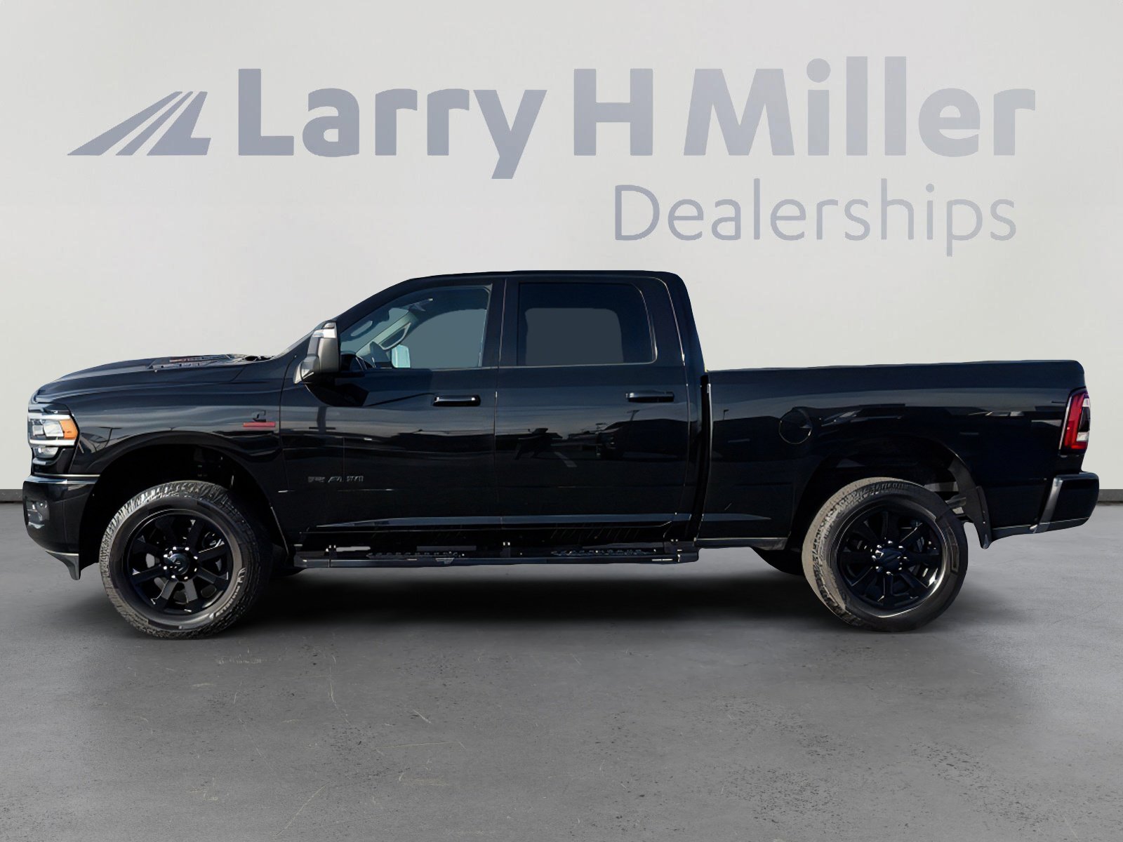 Used 2024 RAM 3500 Laramie w/ Night Edition AWD/4WD image 2