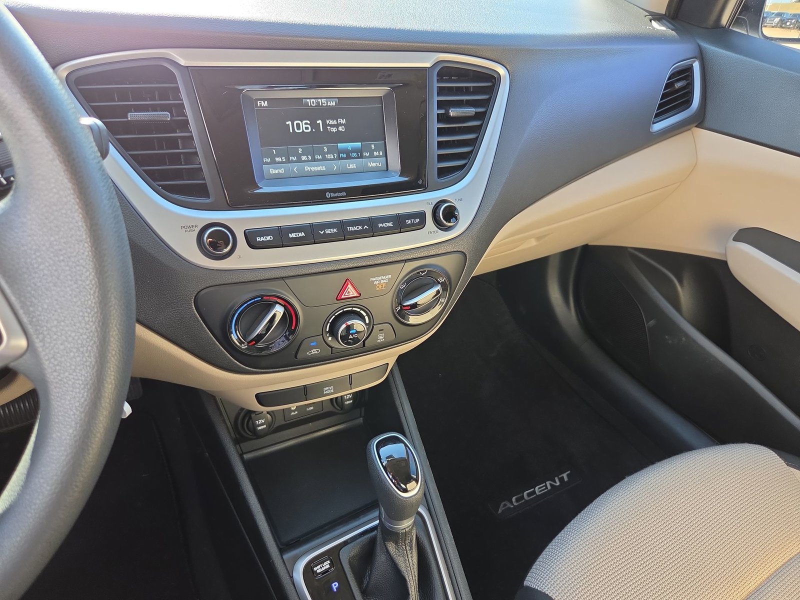 Used 2020 Hyundai Accent SE w/ Cargo Package FWD image 13