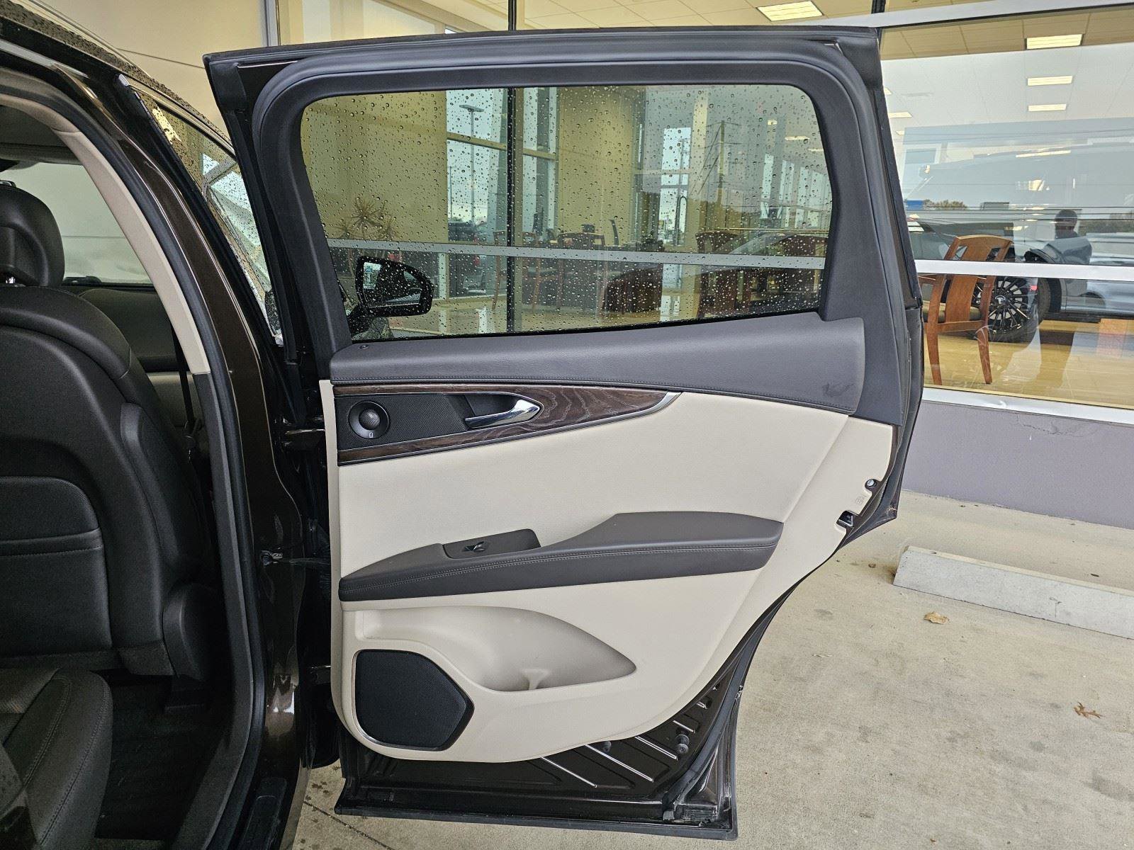 Used 2019 Lincoln Nautilus Reserve w/ Driver Assistance Package image 13