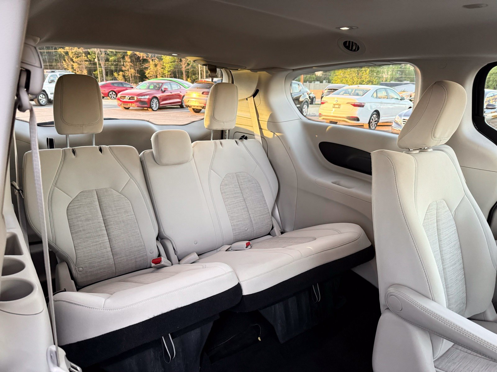 Used 2018 Chrysler Pacifica Touring Plus FWD image 25