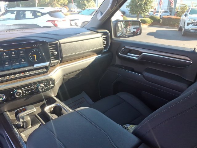 Used 2024 Chevrolet Silverado 1500 LT Trail Boss w/ Protection Package AWD/4WD image 11